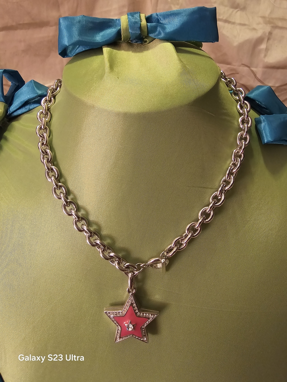 Silver Tone Chain Necklace with Pink Star Pendant Ok